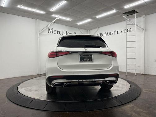 2025 Mercedes-Benz GLC 300 Base