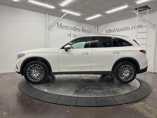 2025 Mercedes-Benz GLC 300 Base