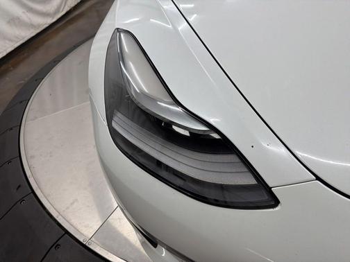 White 2022 Tesla Model 3 Base