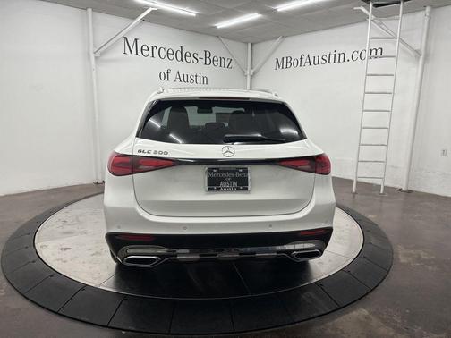 2026 Mercedes-Benz GLC 300 Base