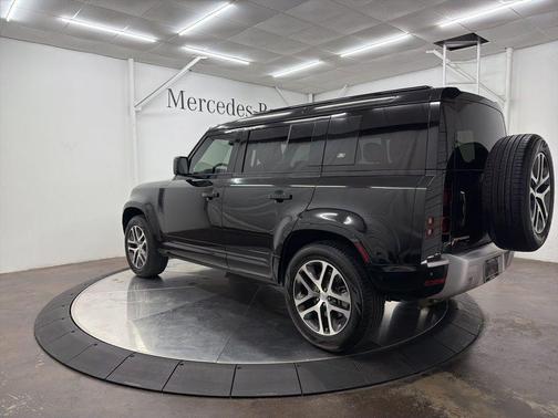 2022 Land Rover Defender 110 XS Edition