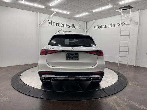 2026 Mercedes-Benz GLC 300 Base