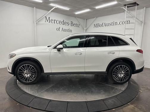 Polar White 2026 Mercedes-Benz GLC 300 Base