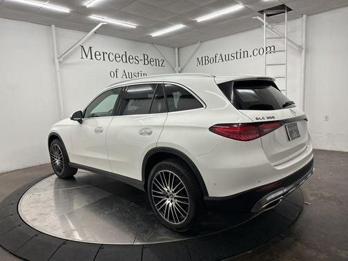 Polar White 2026 Mercedes-Benz GLC 300 Base