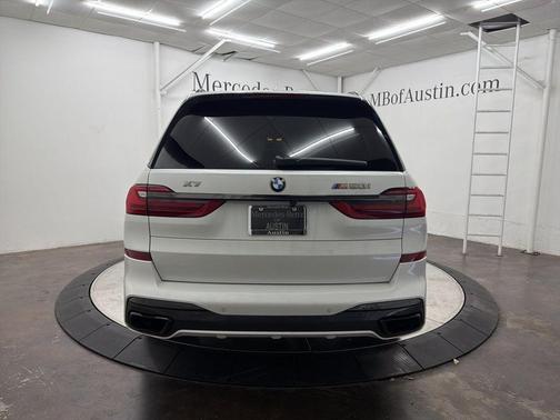 2021 BMW X7 M50i