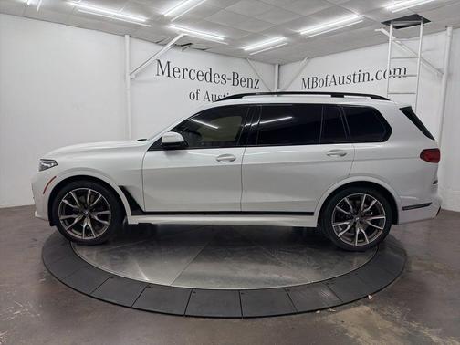 2021 BMW X7 M50i