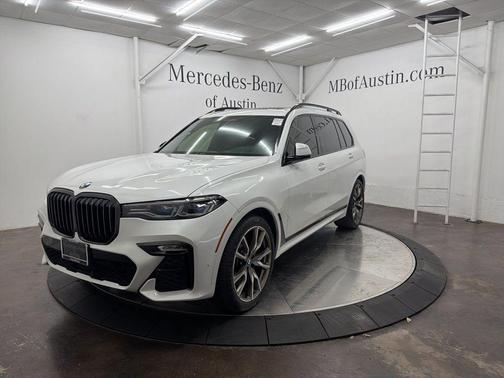 2021 BMW X7 M50i