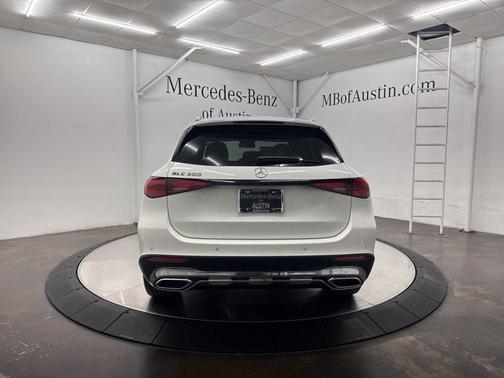 2026 Mercedes-Benz GLC 300 Base