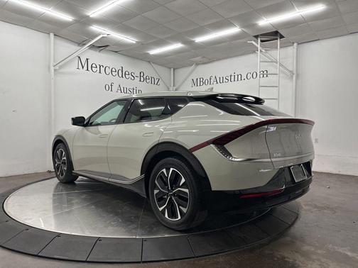 Glacier 2022 Kia EV6 Wind