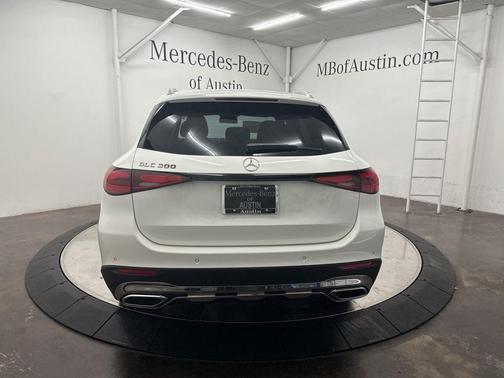 2026 Mercedes-Benz GLC 300 Base