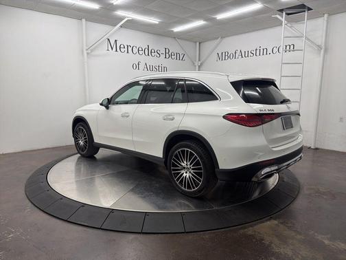 2026 Mercedes-Benz GLC 300 Base