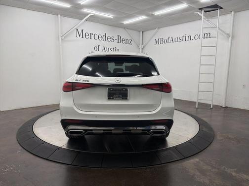 Polar White 2026 Mercedes-Benz GLC 300 Base