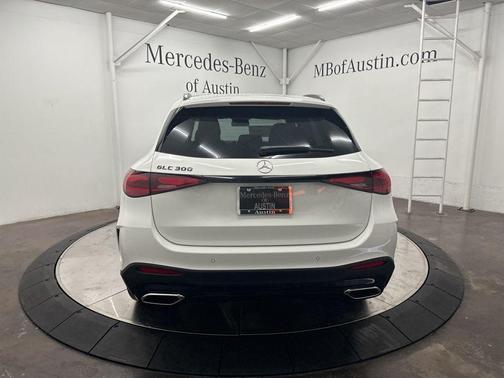 2026 Mercedes-Benz GLC 300 Base