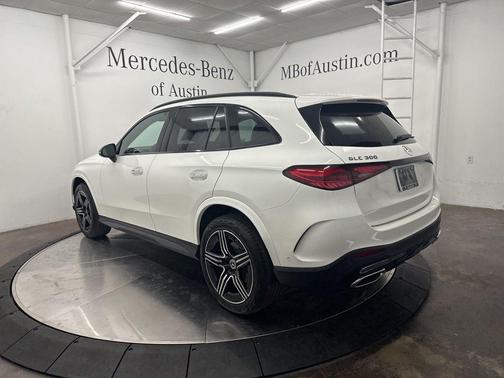 2026 Mercedes-Benz GLC 300 Base