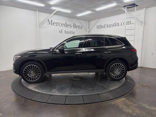 2026 Mercedes-Benz GLC 300 Base