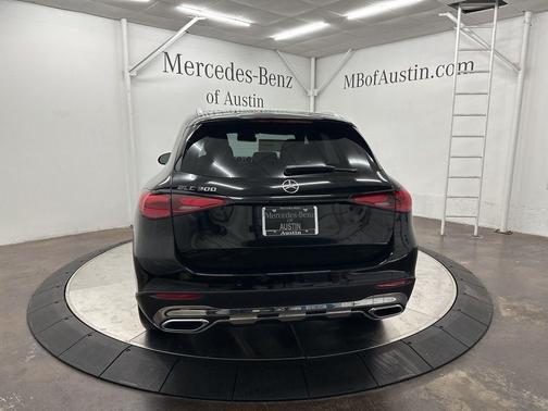 2026 Mercedes-Benz GLC 300 Base