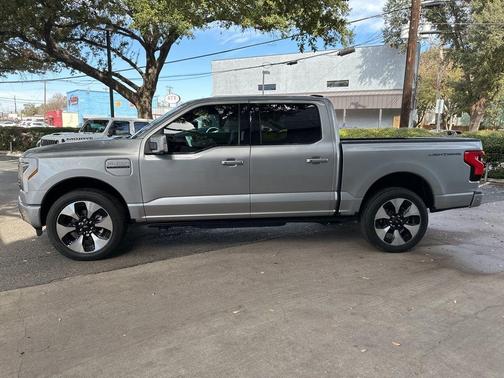 2023 Ford F-150 Lightning Platinum
