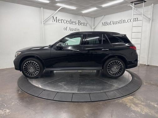 2026 Mercedes-Benz GLC 300 Base