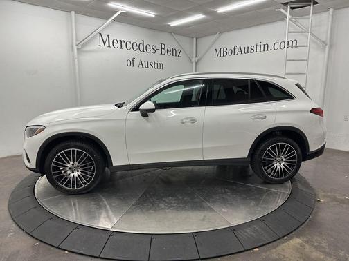 Polar White 2026 Mercedes-Benz GLC 300 Base