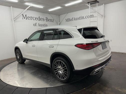 Polar White 2026 Mercedes-Benz GLC 300 Base