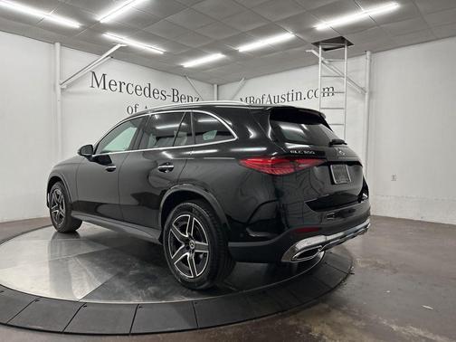 2025 Mercedes-Benz GLC 300 Base
