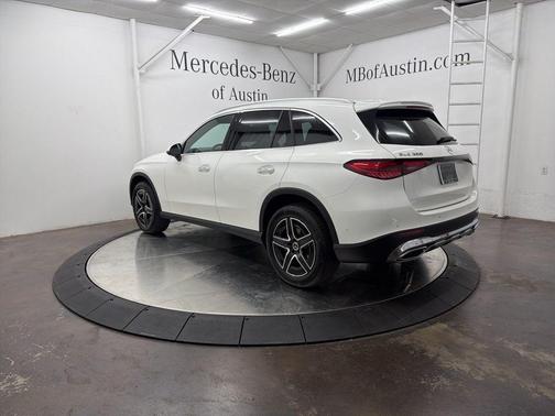 Polar White 2026 Mercedes-Benz GLC 300 Base