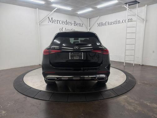 2026 Mercedes-Benz GLC 300 Base