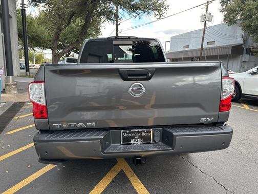 2021 Nissan Titan SV