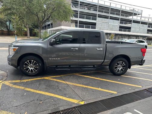 2021 Nissan Titan SV