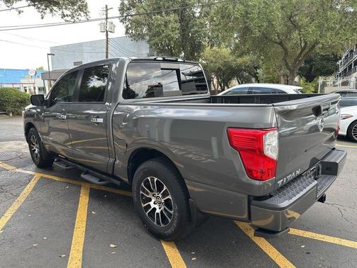 2021 Nissan Titan SV