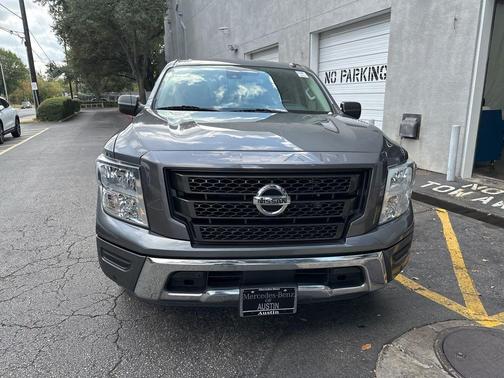 2021 Nissan Titan SV