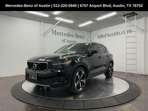 2019 Volvo XC40 MOMENTUM