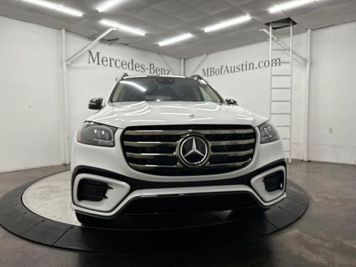 MANUFAKTUR Moonlight White Metallic 2026 Mercedes-Benz GLS 450 4MATIC