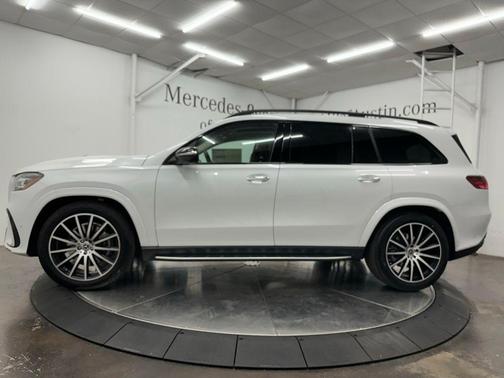 MANUFAKTUR Moonlight White Metallic 2026 Mercedes-Benz GLS 450 4MATIC