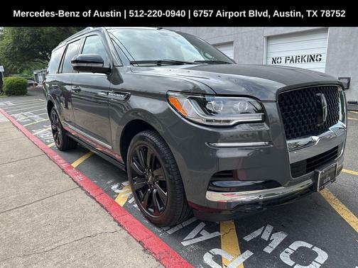 2022 Lincoln Navigator Black Label