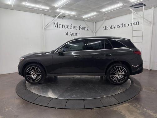 Graphite Gray Metallic 2026 Mercedes-Benz GLC 300 Base