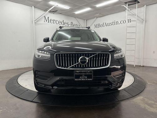Onyx Black Metallic 2022 Volvo XC90 T5 Momentum 7 Passenger