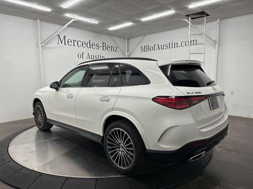 2026 Mercedes-Benz GLC 300 Base