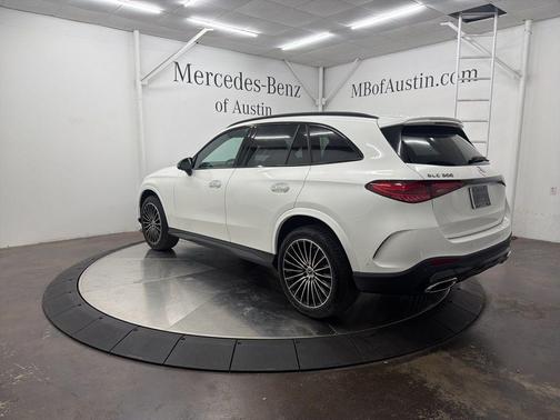 2026 Mercedes-Benz GLC 300 Base