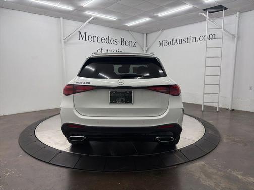 2026 Mercedes-Benz GLC 300 Base