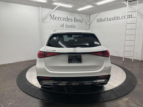 2026 Mercedes-Benz GLC 300 Base