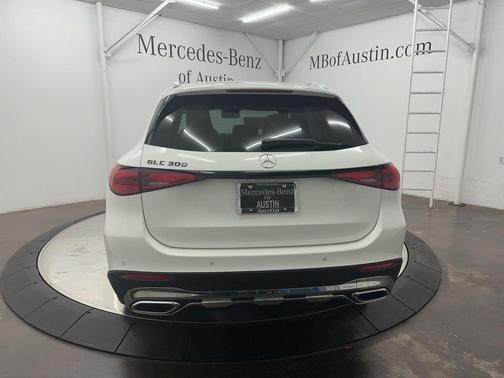 2026 Mercedes-Benz GLC 300 Base