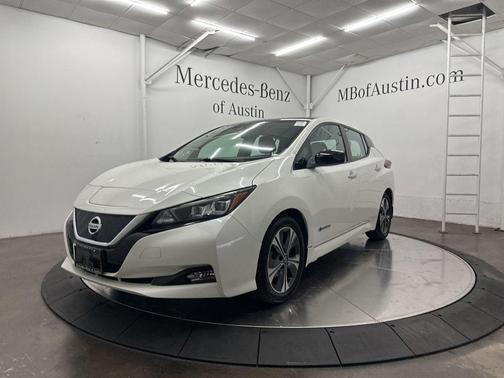 White/Black 2-Tone 2018 Nissan Leaf SV