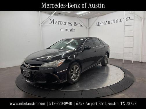 Midnight Black Metallic 2017 Toyota Camry SE