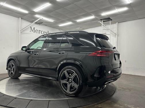 Black 2026 Mercedes-Benz GLE 450 4MATIC