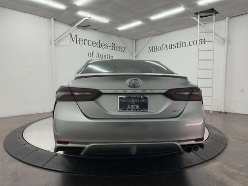 Celestial Silver Metallic 2018 Toyota Camry SE