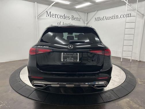 2026 Mercedes-Benz GLC 300 Base