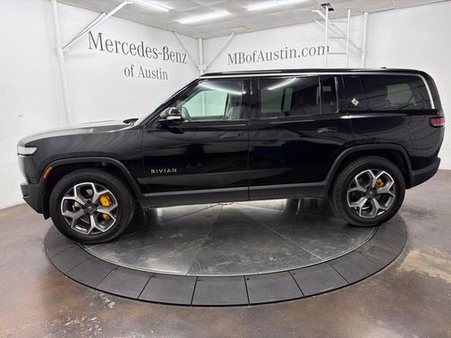 Black 2023 Rivian R1S Adventure Quad Motor Large Pack