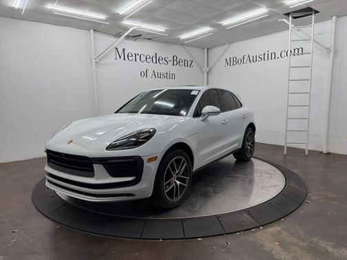 2022 Porsche Macan Base