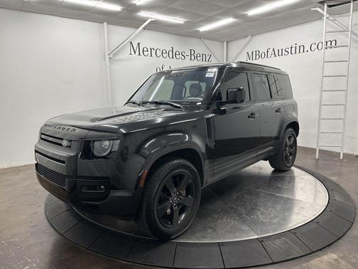 2022 Land Rover Defender 110 SE